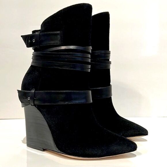Alice + Olivia Owen Pointy Toe Wedge Heel Suede Black Booties Size 36 NWOT - Picture 1 of 16